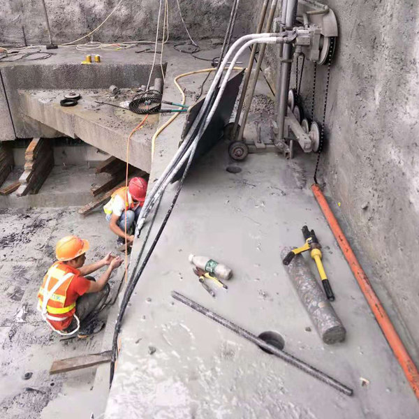 地铁基坑支撑梁切割拆除工程